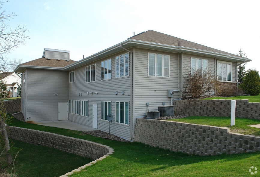 More Photos Of 4601 Weston Woods Way, White Bear Township Office For Lease