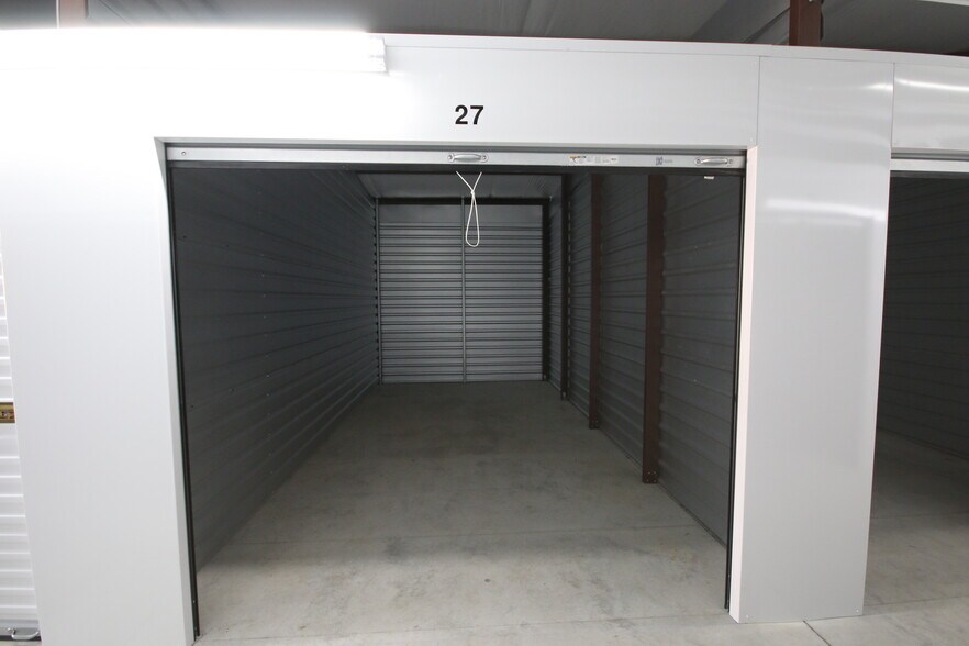 More Photos Of 431 S Mock rd, Albany Distribution For Sale