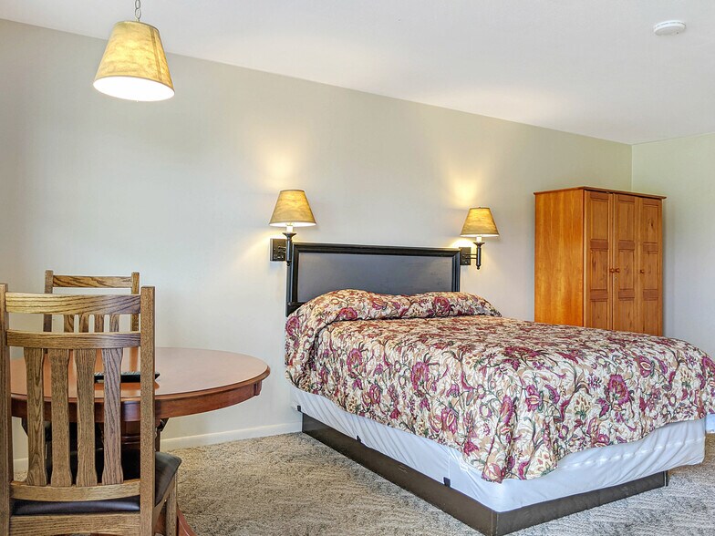 More Photos Of 5584 State Route 20A E, Warsaw Hotel For Sale