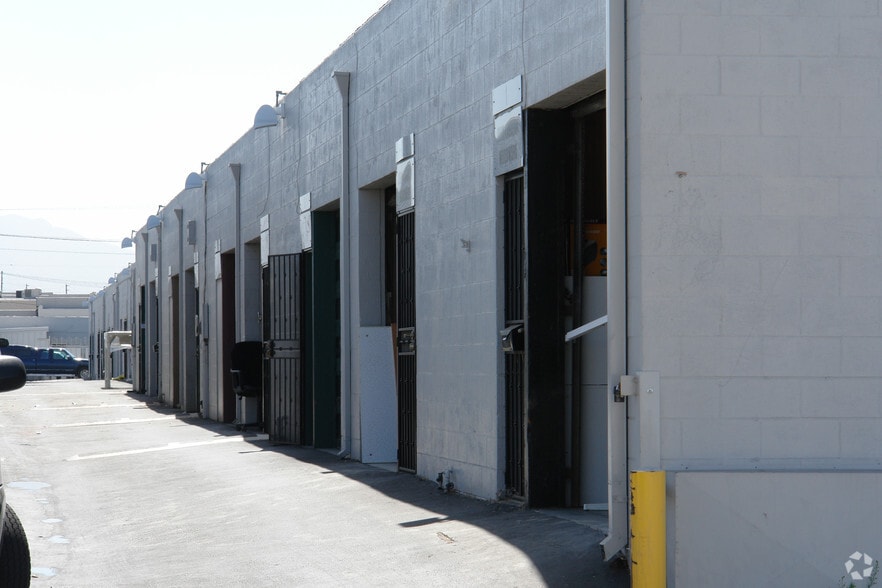 More Photos Of 7350 Atoll Ave, North Hollywood Warehouse For Lease