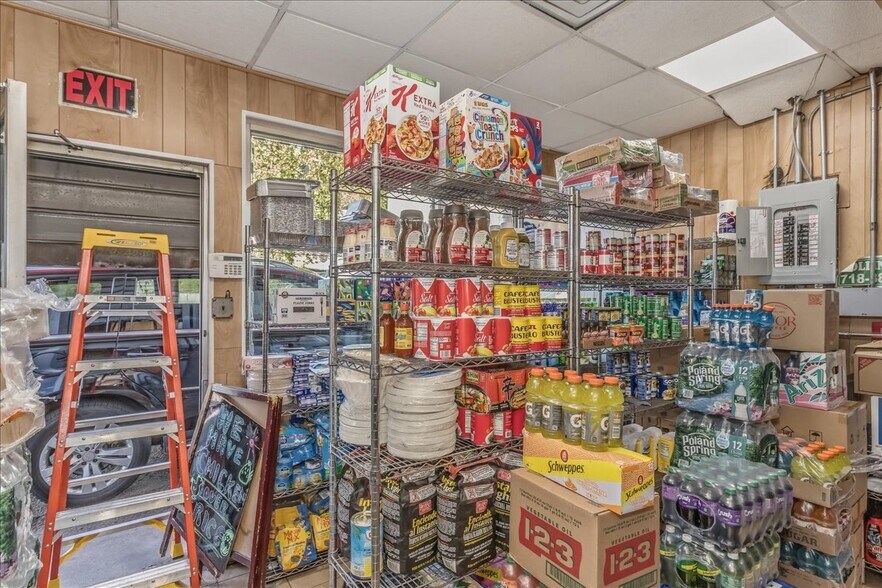 More Photos Of 535 Vanderbilt Ave, Staten Island Carwash For Sale