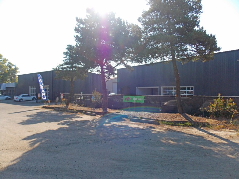 More Photos Of 18650 SW Pacific Hwy, Tualatin Warehouse For Lease
