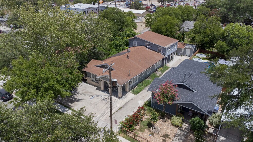 More Photos Of 827 W Rosewood Ave, San Antonio Apartments For Sale