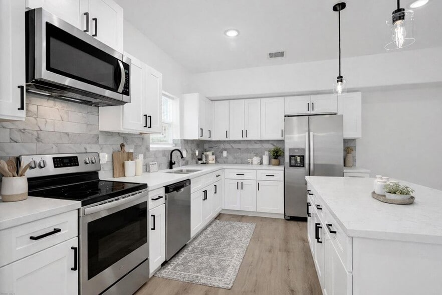 More Photos Of 8021 Birmingham st, Houston Apartments For Sale