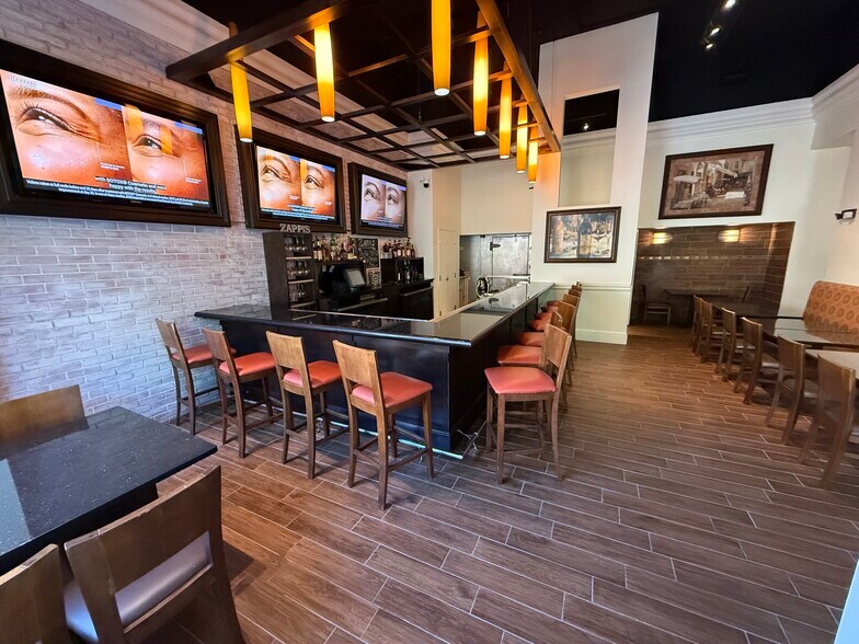 More Photos Of 128 S Beach St, Daytona Beach Apartments For Lease