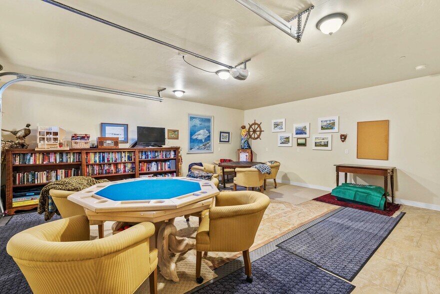 More Photos Of 266 Dolphin Dr, Whitethorn Hotel For Sale