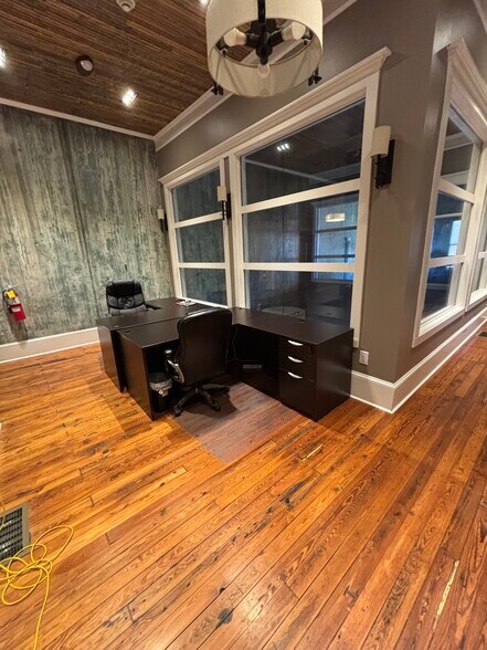 More Photos Of 18 E Candler St, Winder Office For Lease