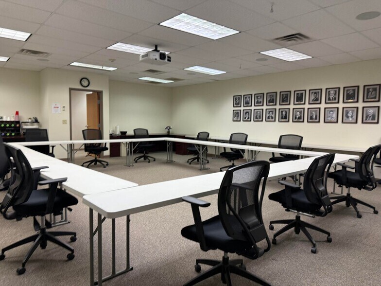 More Photos Of 29 British American Blvd, Latham Office For Sale