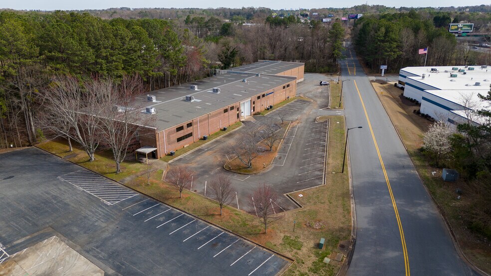 More Photos Of 1040 Cobb Industrial Dr, Marietta Manufacturing For Sale