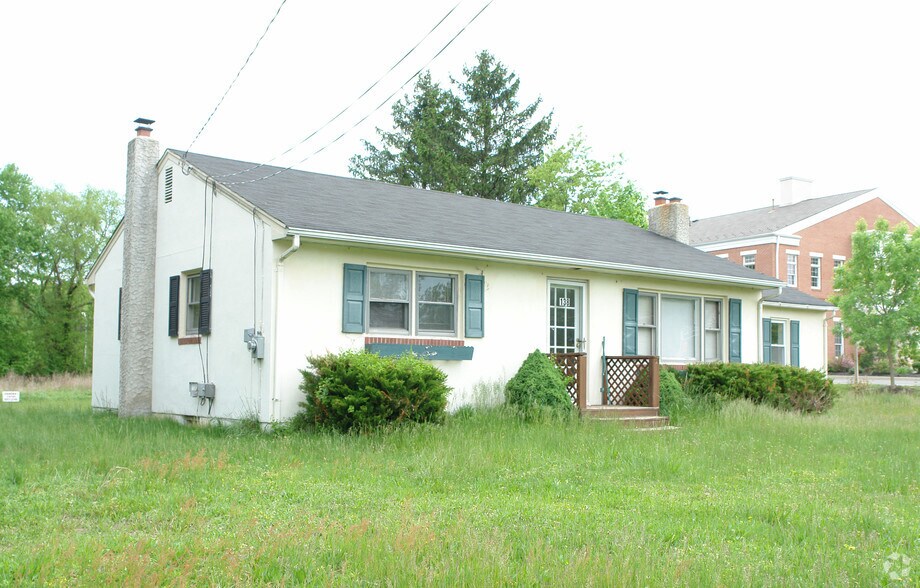 More Photos Of 138 N County Line Rd, Jackson Office For Sale