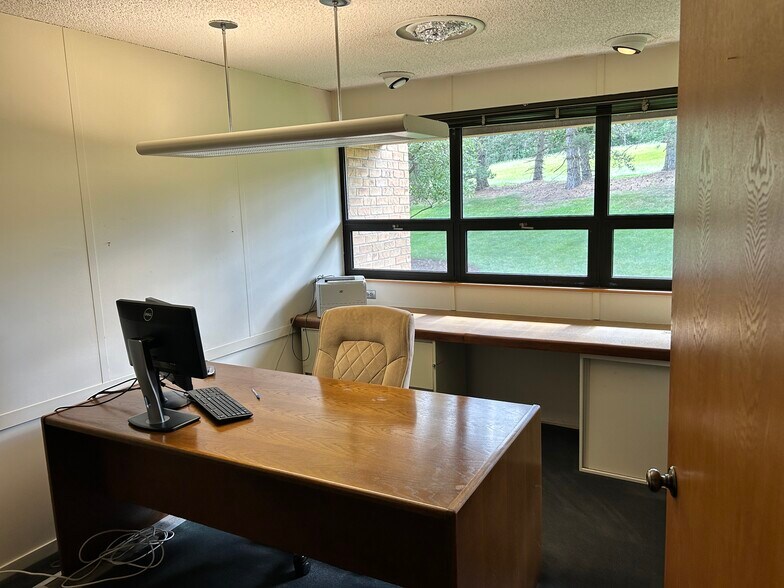 More Photos Of 5771 Mayfair Rd, North Canton Office Residential For Lease