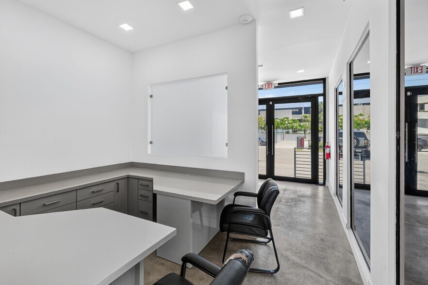 More Photos Of 4029 NW 25th St, Miami Warehouse For Lease