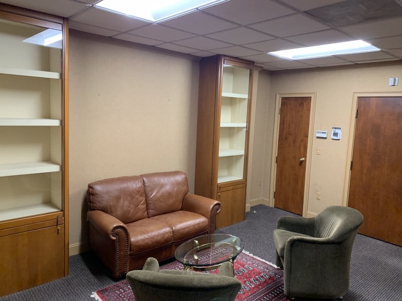 More Photos Of 142 Temple St, New Haven Medical For Sale