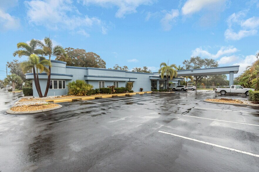 More Photos Of 7641 66th St N, Pinellas Park Medical For Sale