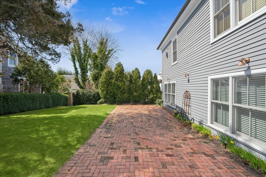 More Photos Of 200 Division St, Sag Harbor Loft Creative Space For Lease