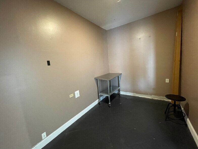 More Photos Of 936 Savannah Hwy, Charleston Freestanding For Lease
