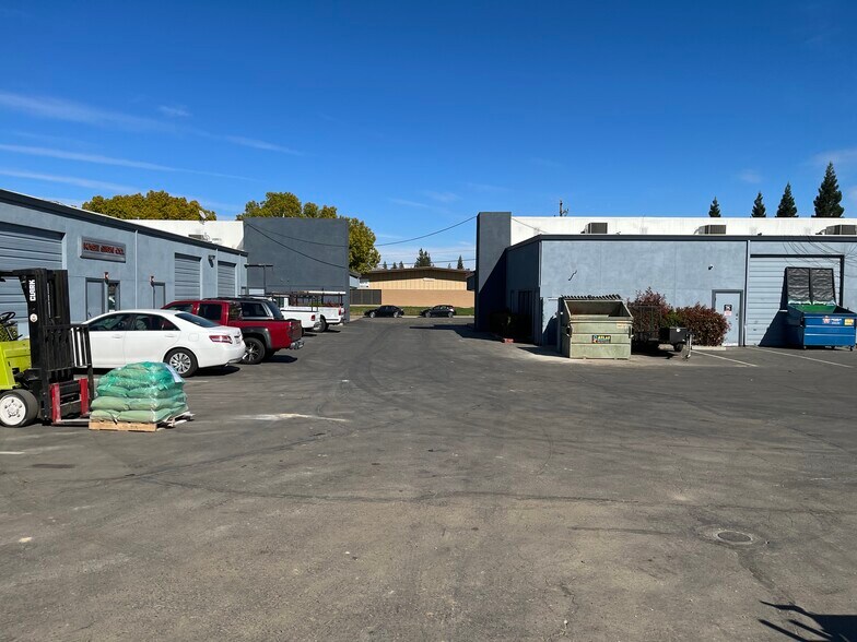 More Photos Of 11251 Coloma Rd, Gold River Unknown For Lease