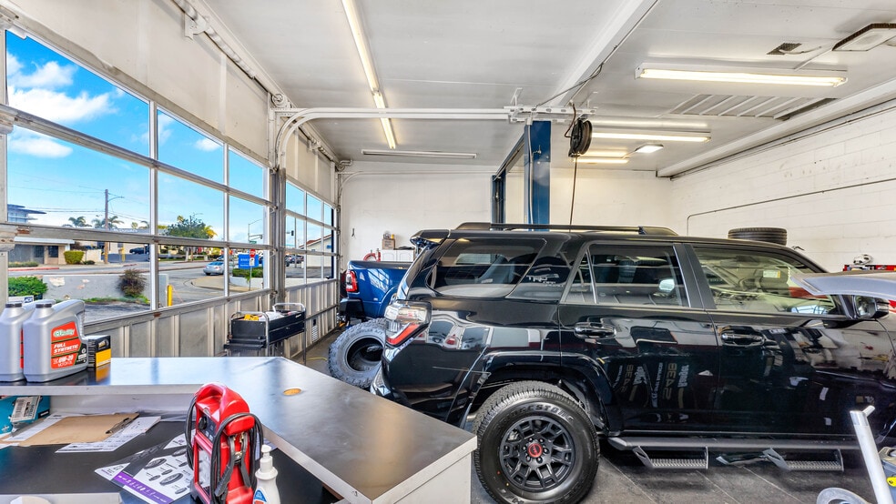 More Photos Of 3410 Aviation Blvd, Redondo Beach Auto Repair For Sale