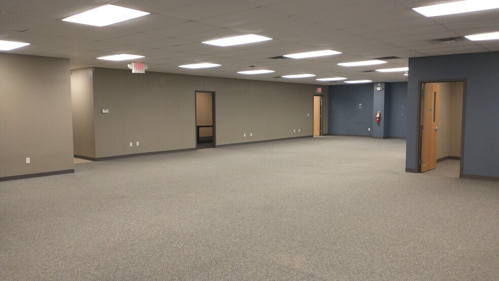 More Photos Of 171 S Lester Ave, Sidney Warehouse For Lease