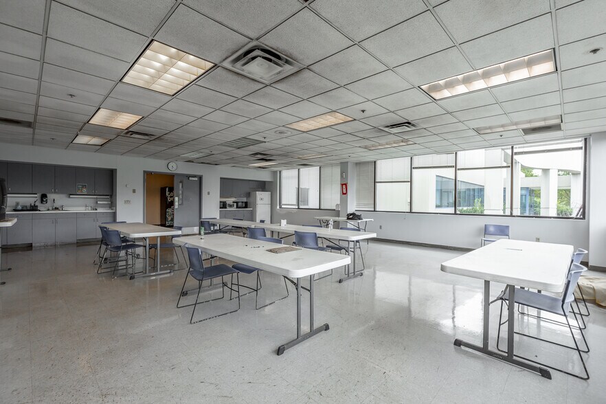 More Photos Of 2800 Riverport Rd, Chattanooga Light Manufacturing For Lease