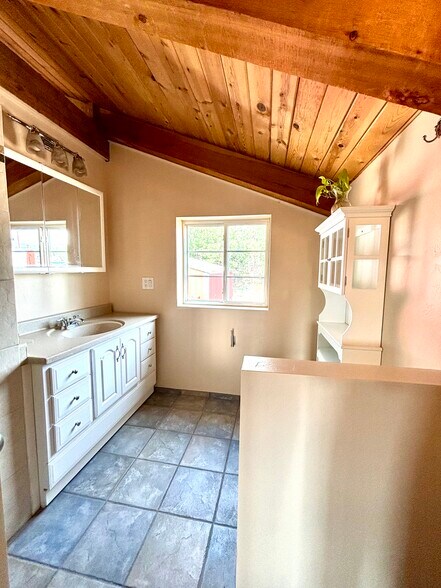 More Photos Of 6261 W Hardscrabble Mesa Rd, Pine Freestanding For Sale