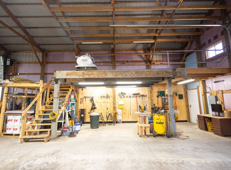 More Photos Of 6209 Cassidy Rd, Mineral Point Light Manufacturing For Sale