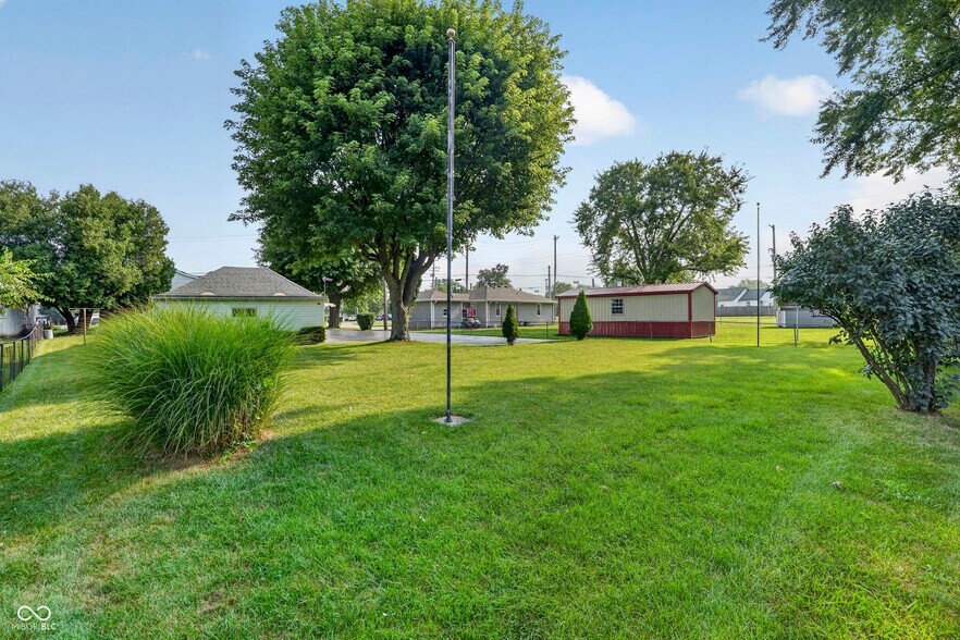 More Photos Of 5037 W US Highway 52, New Palestine Land For Sale