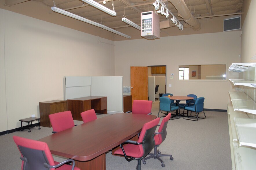 More Photos Of 1039 Serpentine Ln, Pleasanton Light Distribution For Lease