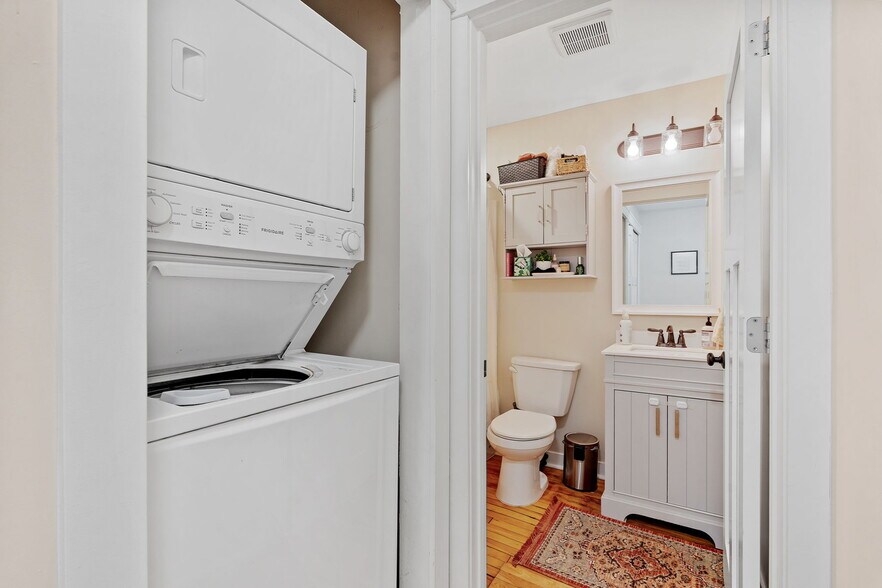 More Photos Of 1704 Jefferson St NE, Minneapolis Apartments For Sale