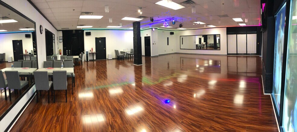 More Photos Of 686 Peachtree Industrial Blvd, Suwanee Unknown For Lease