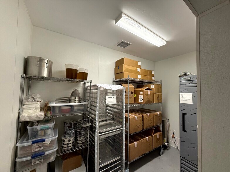 More Photos Of 1447 Santa Fe Ave, Long Beach Manufacturing For Sale