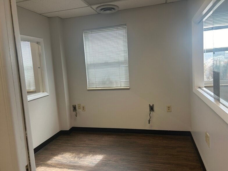 More Photos Of 5151 E 56th Ave, Commerce City Manufacturing For Sale