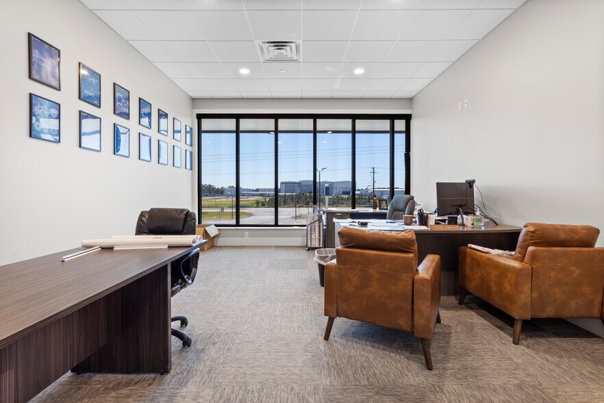 More Photos Of 13334 Seaway Rd, Gulfport Office For Lease