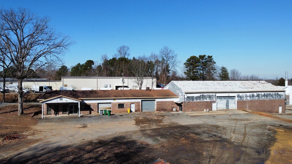 More Photos Of 8828 Mount Holly Rd, Charlotte Warehouse For Lease