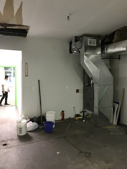 More Photos Of 165 Port Richmond Ave, Staten Island Storefront For Lease