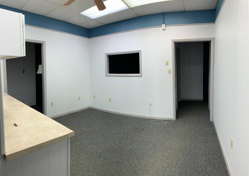 More Photos Of 12803 Oak Hill Ave, Hagerstown Office For Lease