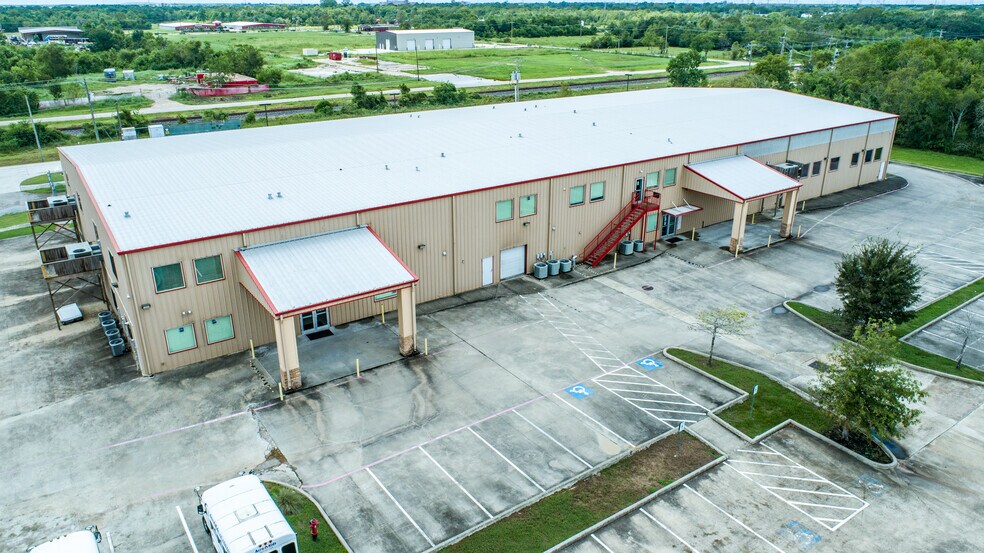 More Photos Of 2705 Dickinson Ave, League City Warehouse For Lease
