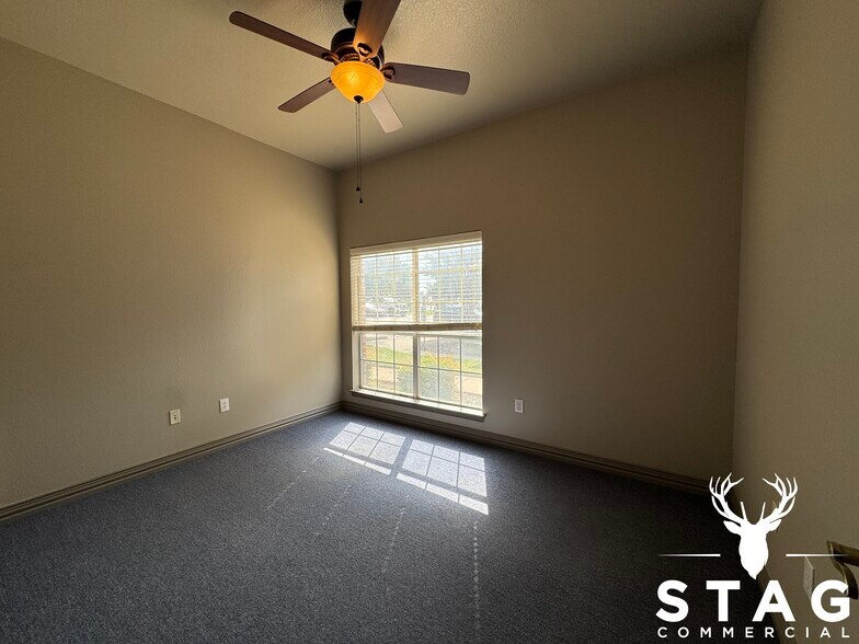 More Photos Of 1204 Bent Oaks Ct, Denton Office Residential For Lease