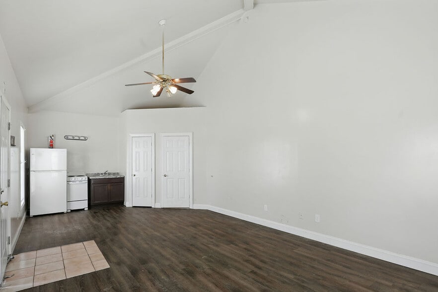 More Photos Of 4325 Casino Center Dr, Robinsonville Apartments For Sale
