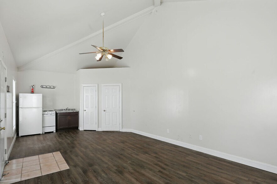 More Photos Of 4325 Casino Center Dr, Robinsonville Apartments For Sale