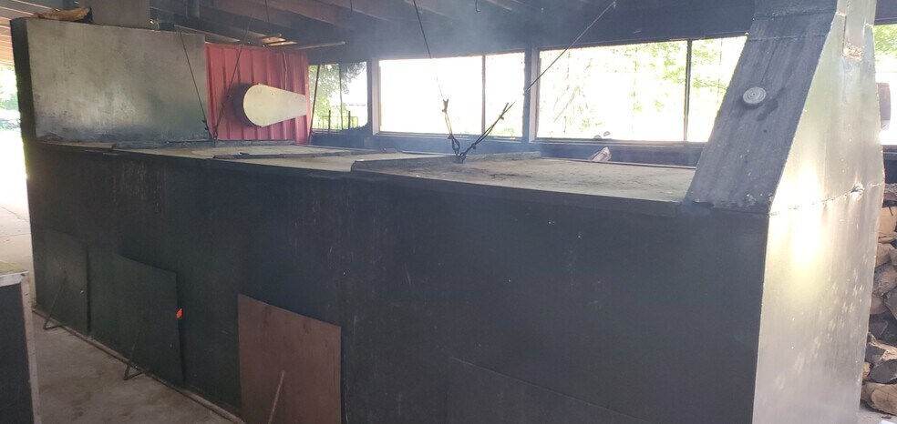 More Photos Of 1616 Farmers Rd, Burlington Restaurant For Sale