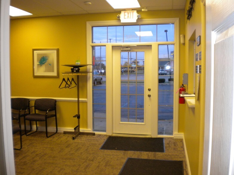 More Photos Of 15500-15508 Telegraph Rd, Monroe Office For Sale