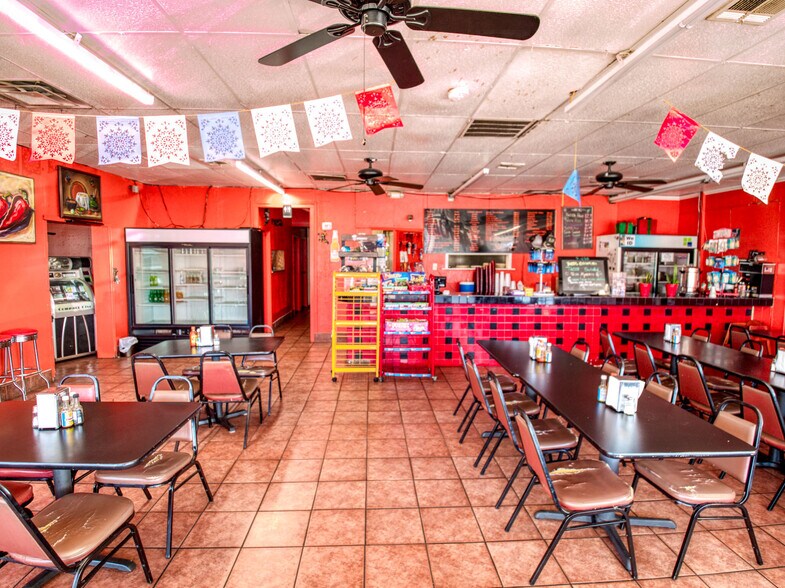 More Photos Of 2000 N MacArthur Blvd, Oklahoma City Storefront Retail Residential For Sale