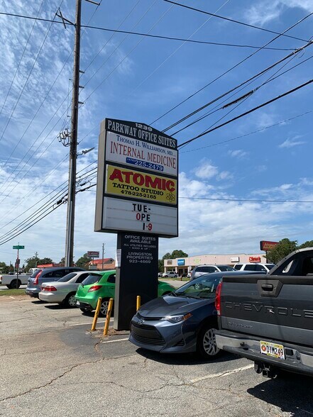 Primary Photo Of 1239 Russell Pkwy, Warner Robins Office For Sale