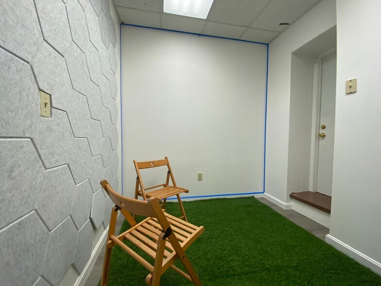 More Photos Of 34 Town St, Norwich Storefront Retail Office For Sale