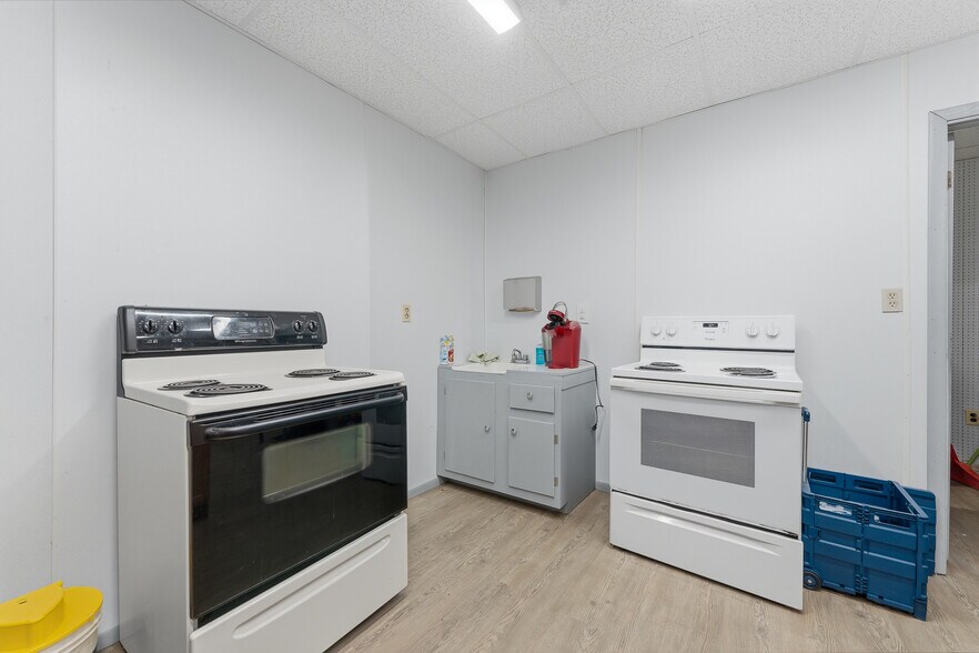 More Photos Of 102 4th St, Terra Alta Light Distribution For Sale