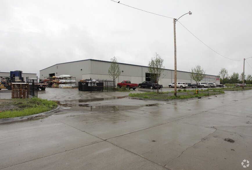 More Photos Of 1824 De Wolf St, Des Moines Warehouse For Lease