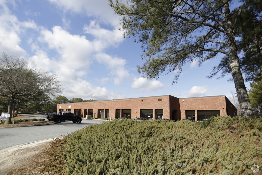 More Photos Of 6733 Jones Mill Ct, Peachtree Corners Warehouse For Lease