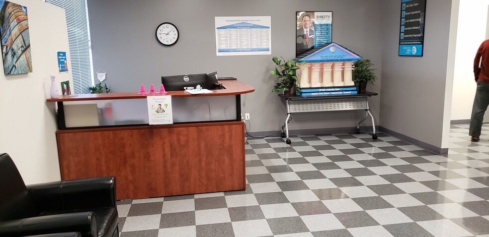 More Photos Of 9797-10161 E Admiral Pl, Tulsa Showroom For Lease