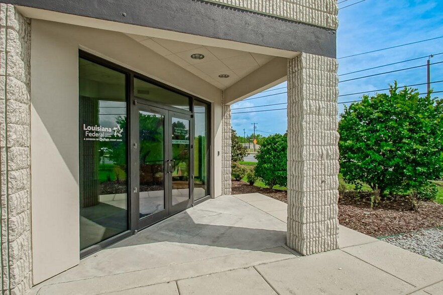 More Photos Of 805 Robin St/ 406 Airline Hwy, La Place Office For Sale